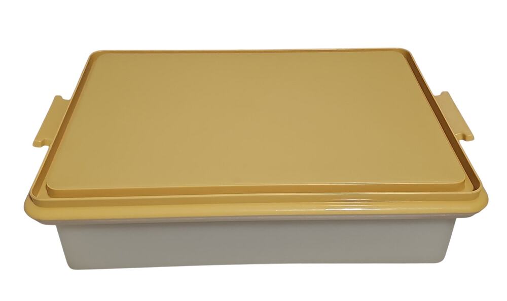 Vintage Tupperware Sheet Cake Carrier 622-5 Container Food Storage USA Retro